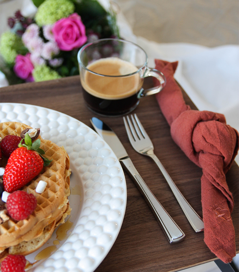 Frokost på sengen - Ramona bestikk