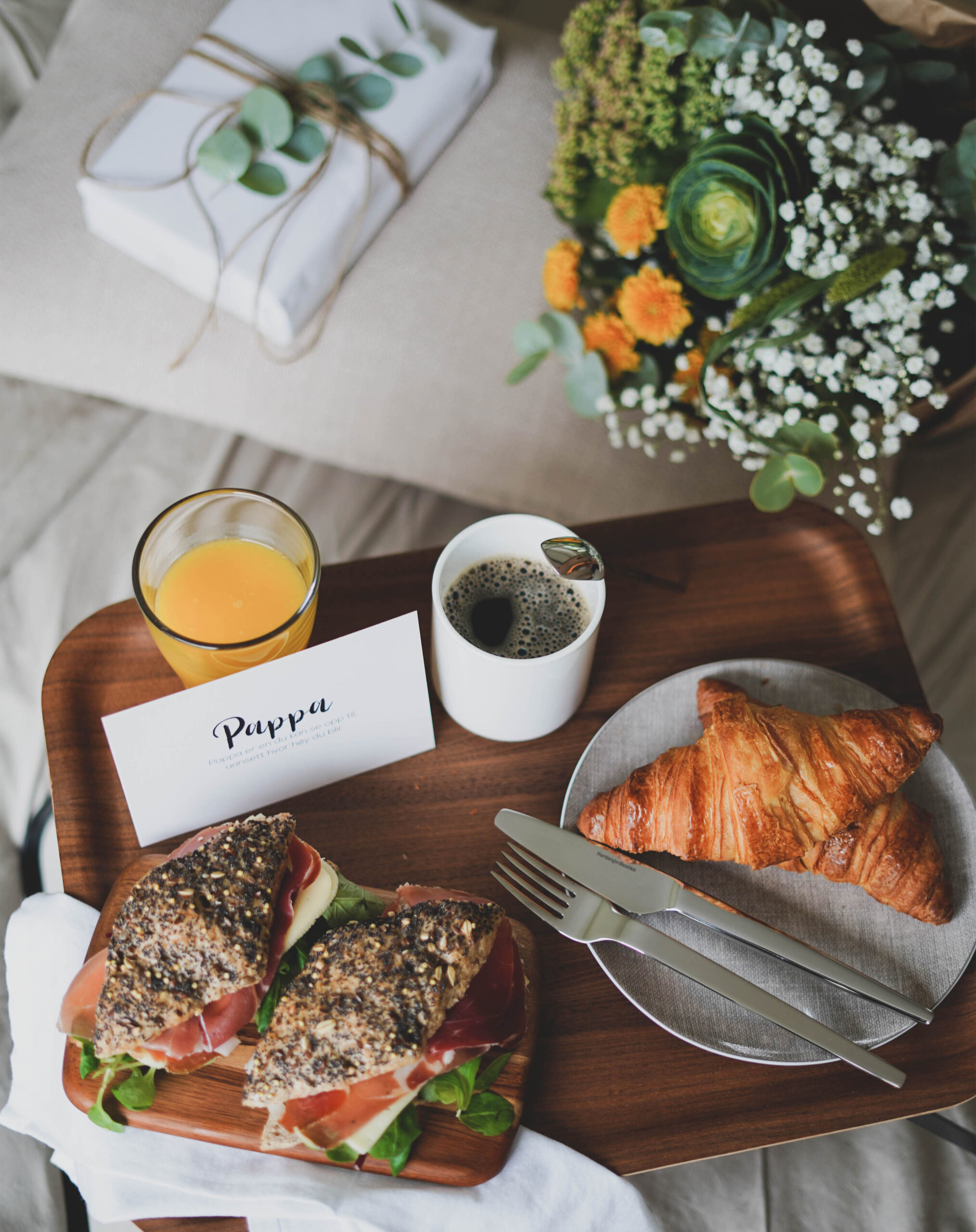 Farsdags frokost Tina bestikk